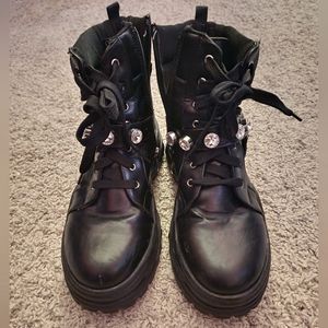 I heart raves boots 6m